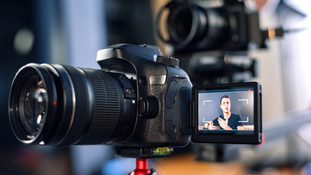 6 طرائق للربح من مهنة تحرير الفيديو
